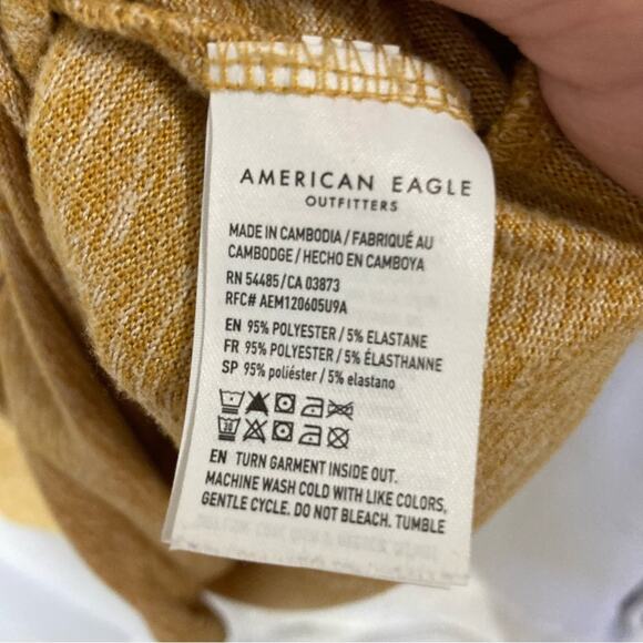 American Eagle basic casual marigold yellow knit super soft cozy warm top size M - Picture 5 of 7